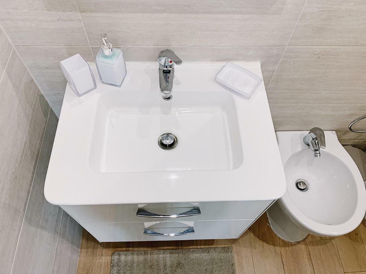 Romamourhouse 외부 사진